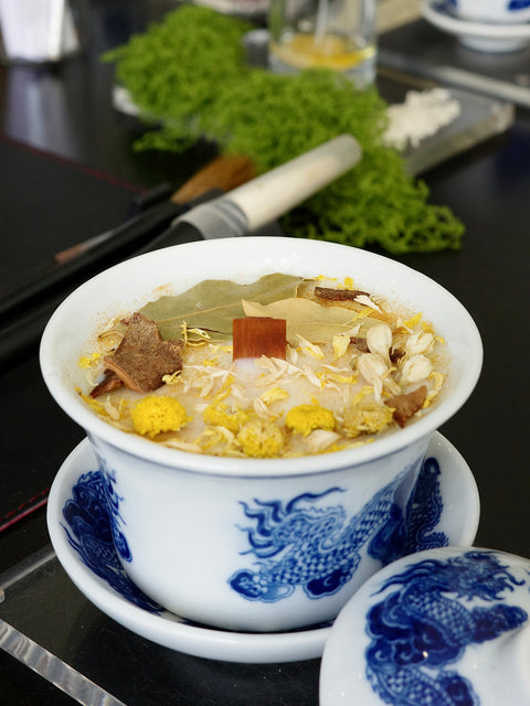 Y Lang Herbal Bat Trang Candle